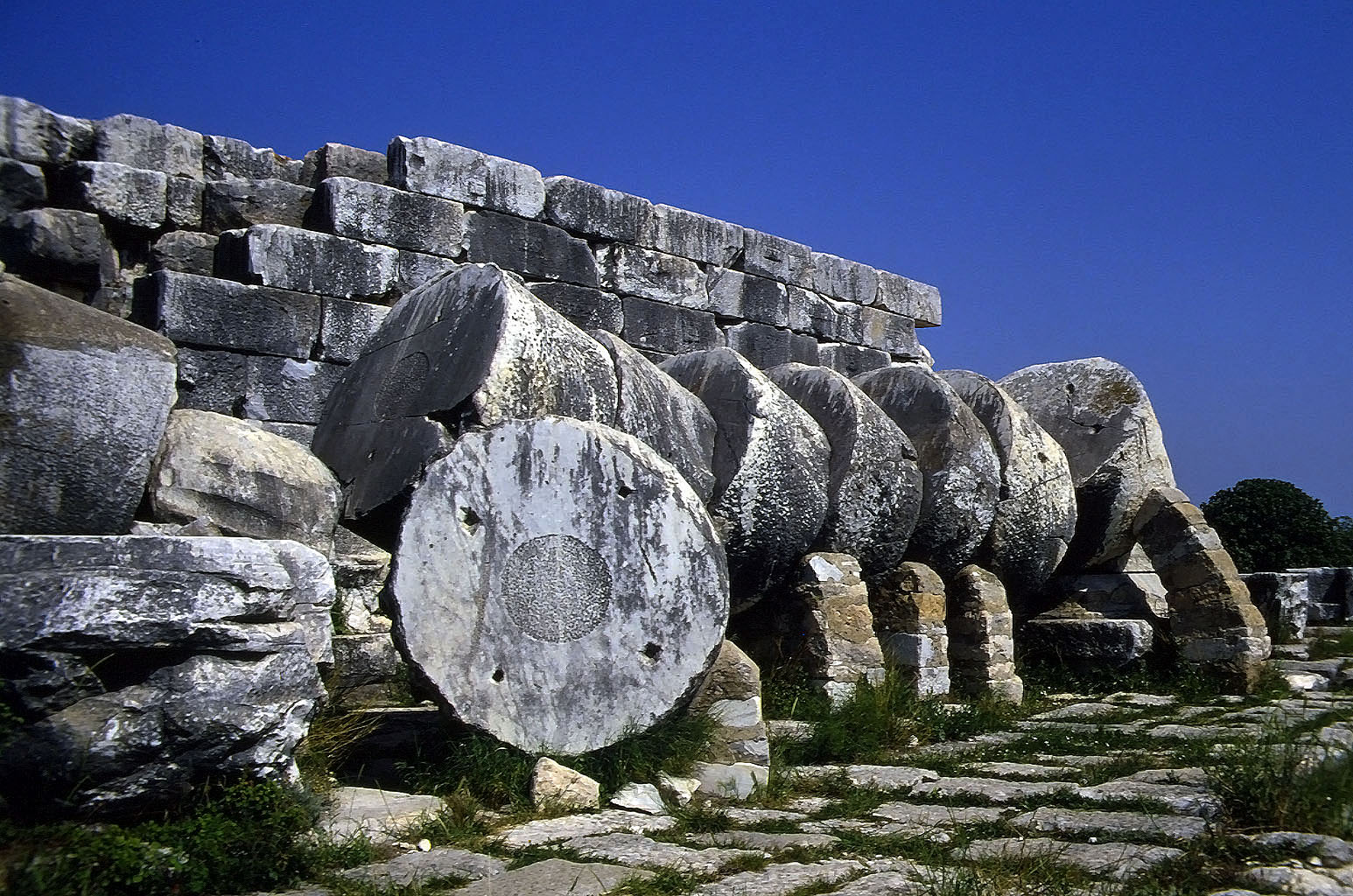 24.04.1993 | Apollon-Tempel   | Sammelplatz von Säulentrommeln