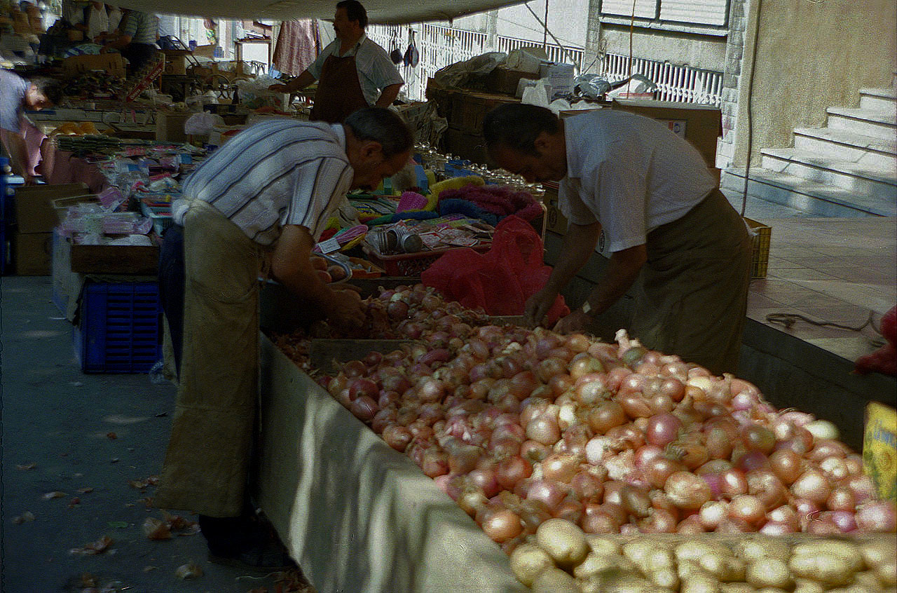 23.06.1993 | Sultanahmet | Obst- und Gemüsemarkt in den Strassen