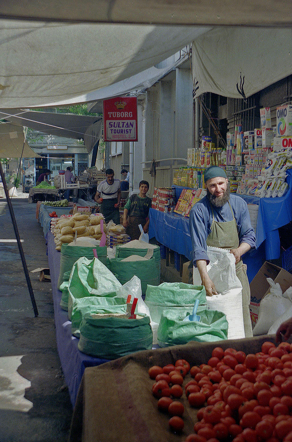23.06.1993 | Sultanahmet | Obst- und Gemüsemarkt in den Strassen