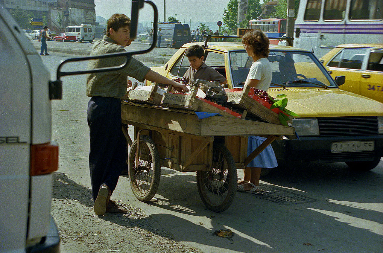 23.06.1993 | Basar | Strassenhändler vor dem ägypt. Bazar