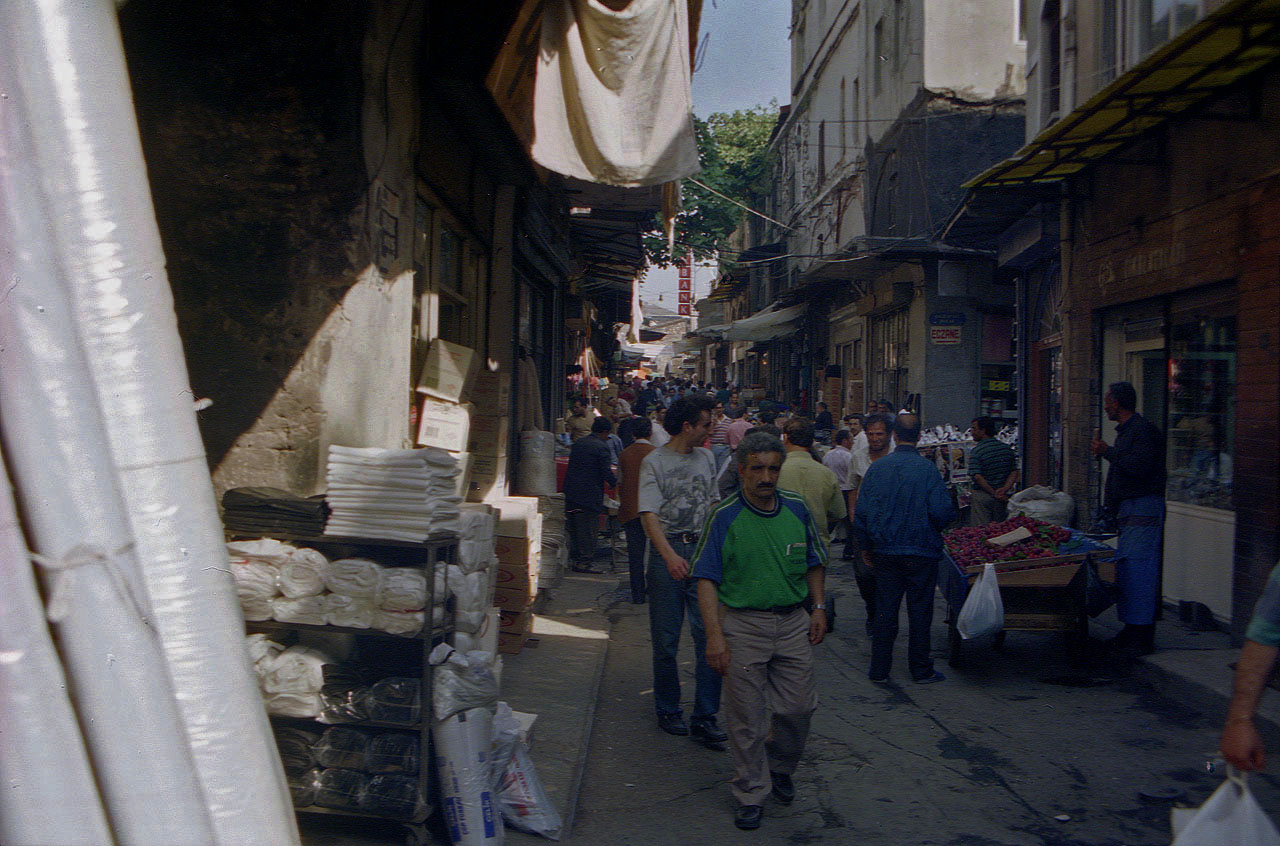 23.06.1993 | Basar | Nebengasse des Basars