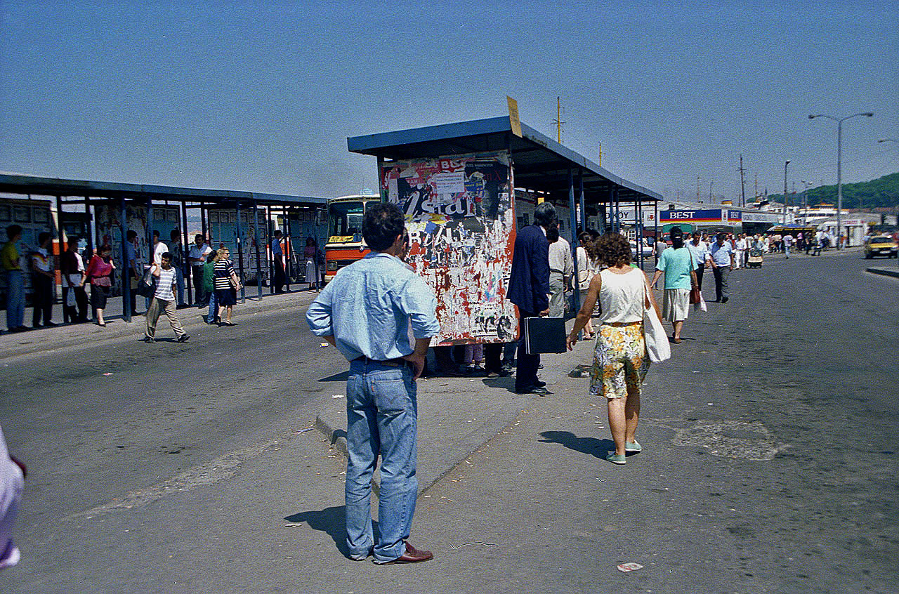 24.06.1993 | Galatabrücke | Busbahnhof Sirkeci neben Fährenanlieger