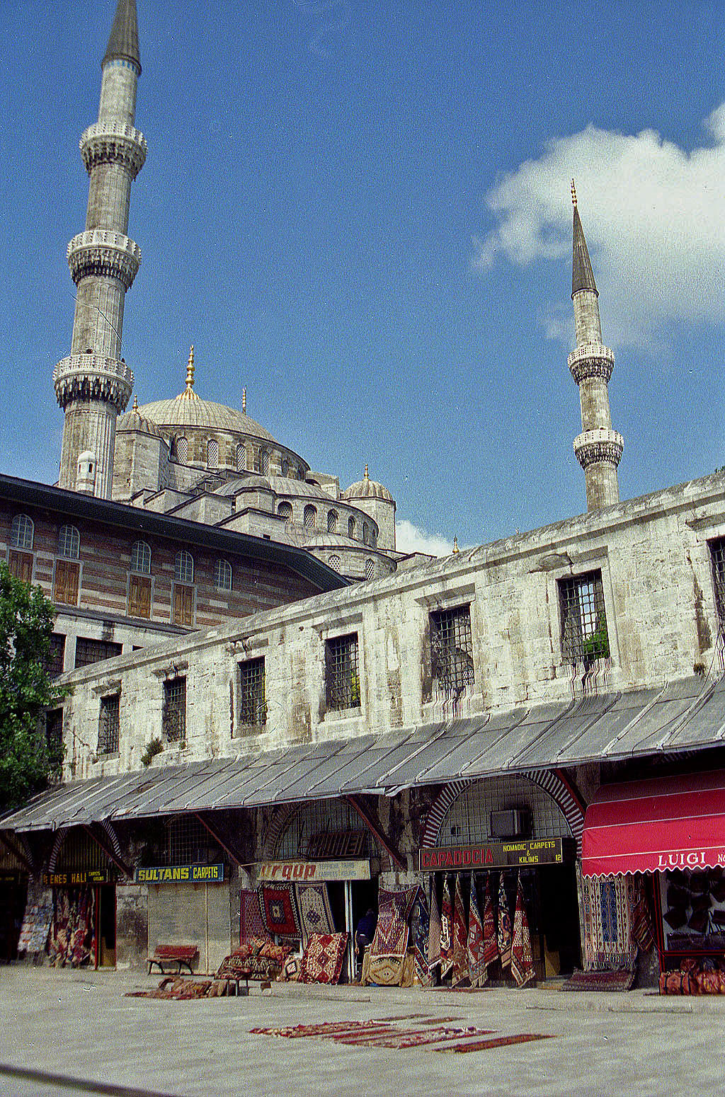 26.06.1993 | Blaue Moschee | Blaue Moschee über kleinem Basar