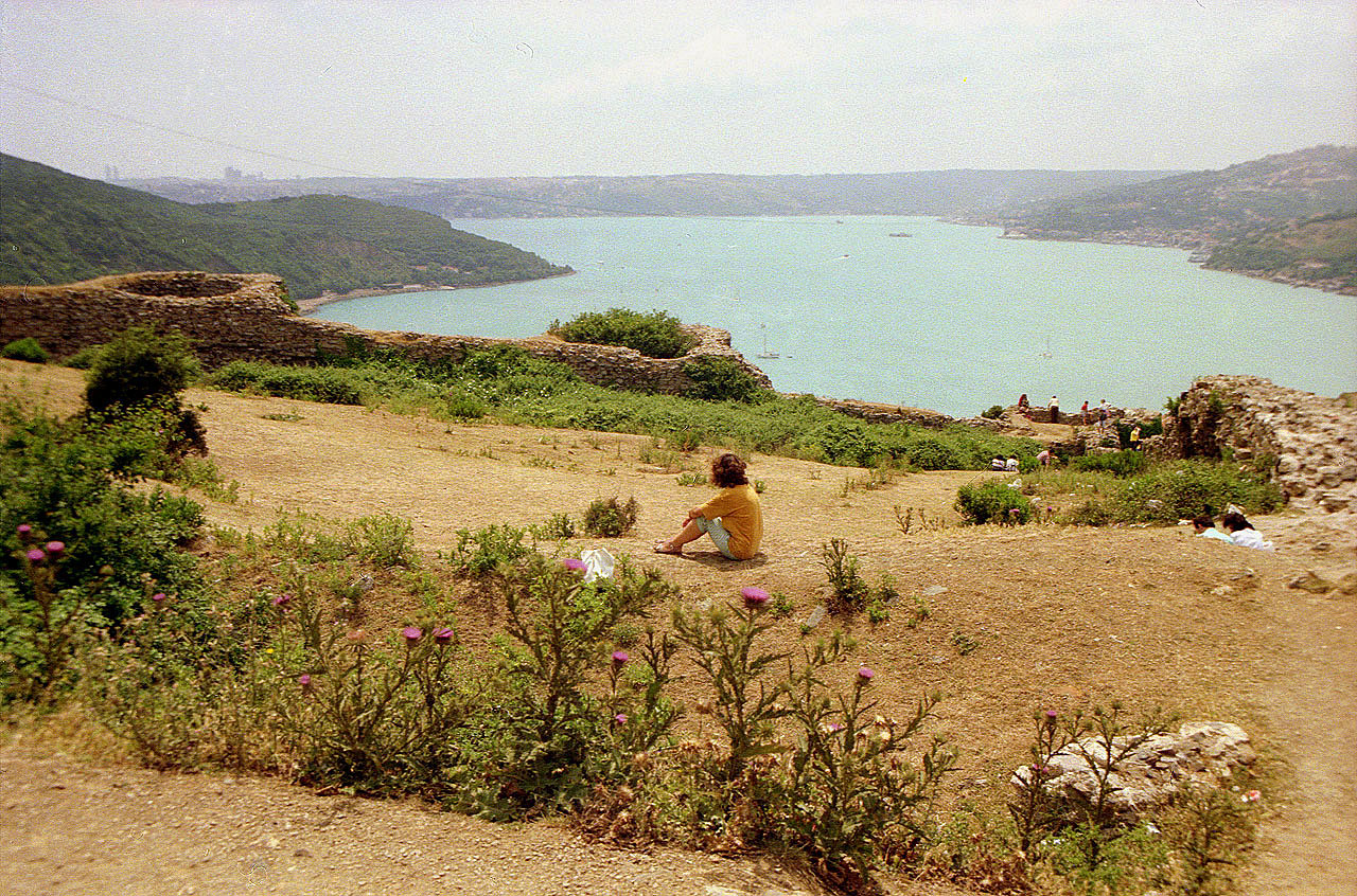 26.06.1993 | Bosporus Tour | Anadolu Kavagi Burgblick zum Bosporus und Istanbul