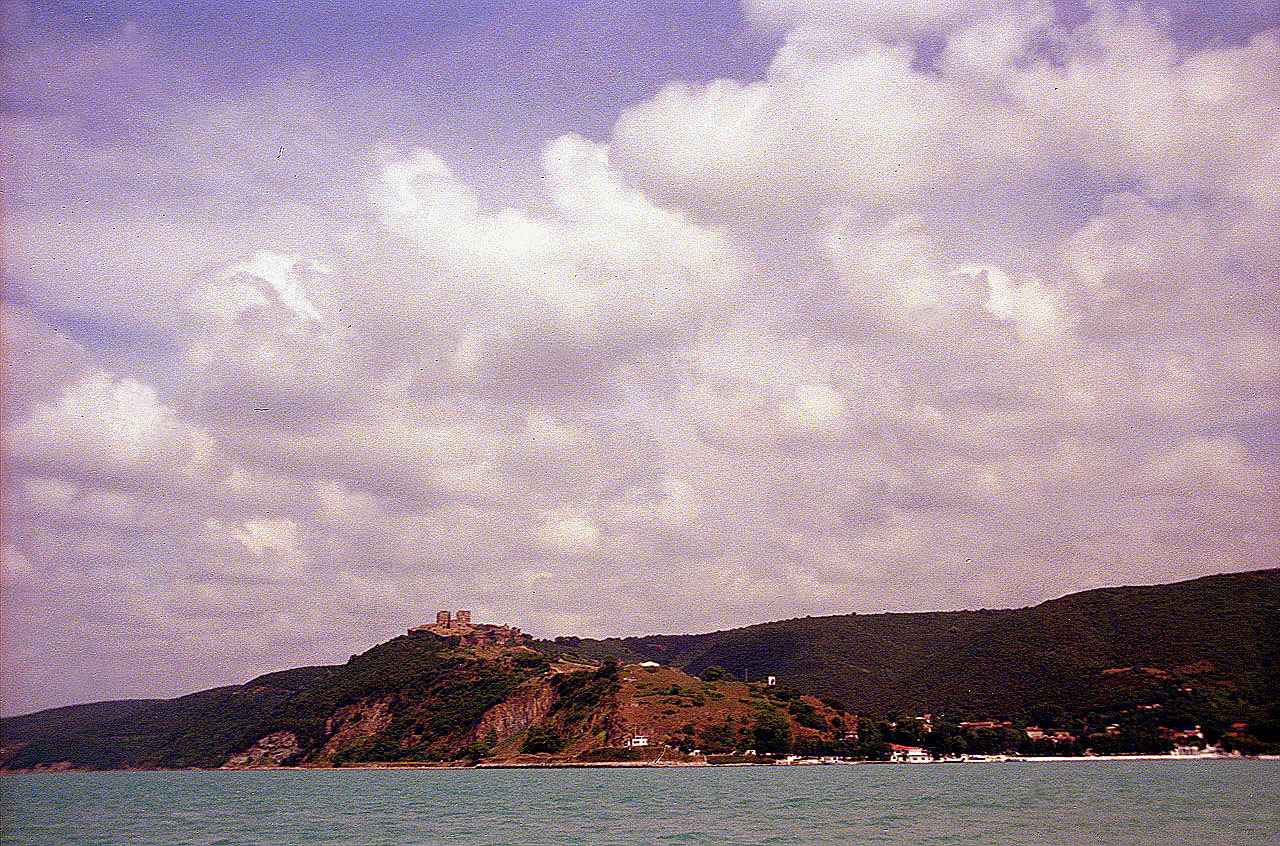 26.06.1993 | Bosporus Tour | Anadolu Kavagi Burg und Hafen