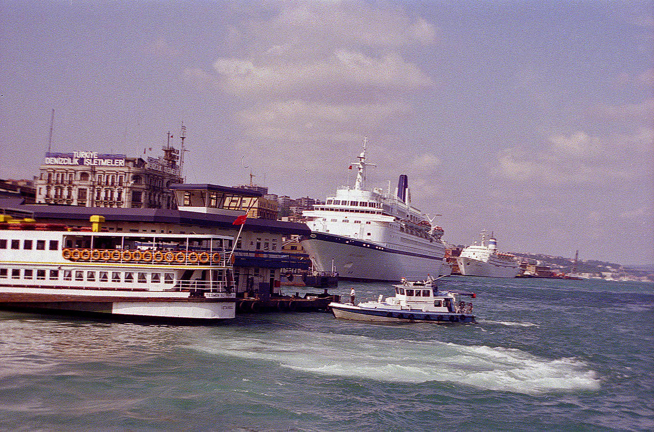 26.06.1993 | Bosporus Tour | Anlegestelle für Kreuzfahrtschiffe