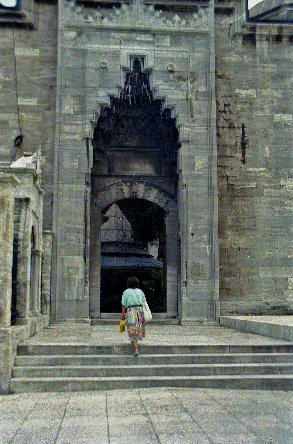 27.06.1993 | Fatih Moschee | Eingang der Fatih Moschee