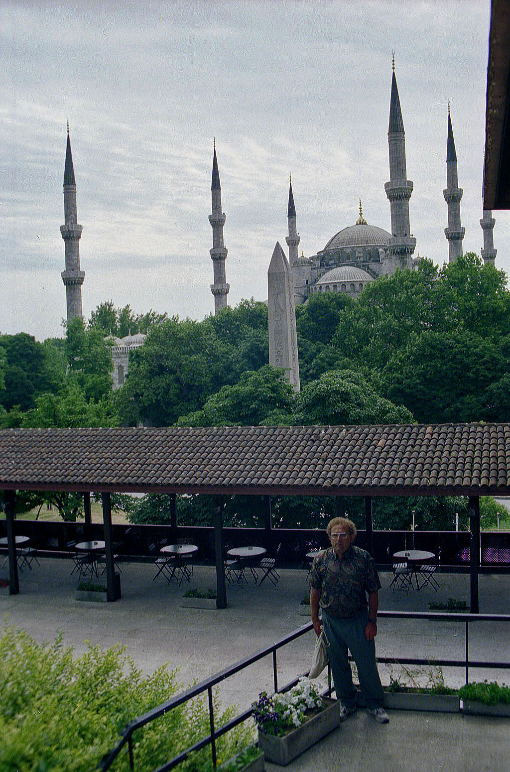 29.06.1993 | Kunstmuseum | Eingang vor der Blauen Moschee