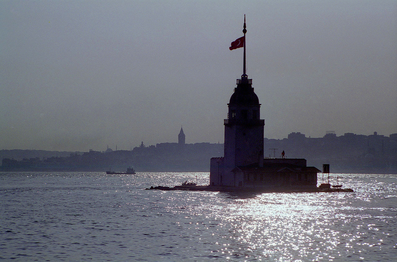 30.06.1993 | Üsküdar | Leanderturm vor dem Galataturm