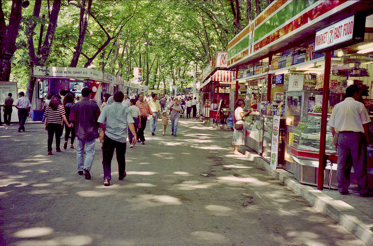 01.07.1993 | Gülhane Park | Ladengeschäfte beim Eingang