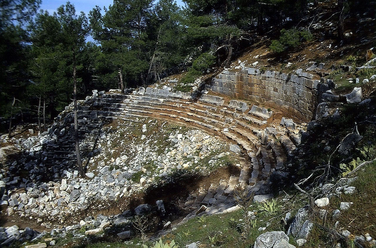 23.04.1993 | Theater   | Sitzreihen und Stützmauer
