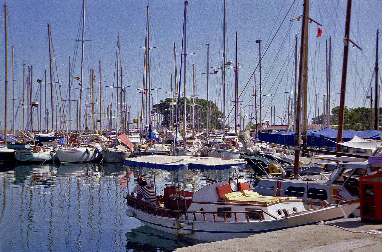 30.09.1992 | Hafen   | Boote im Yachthafen