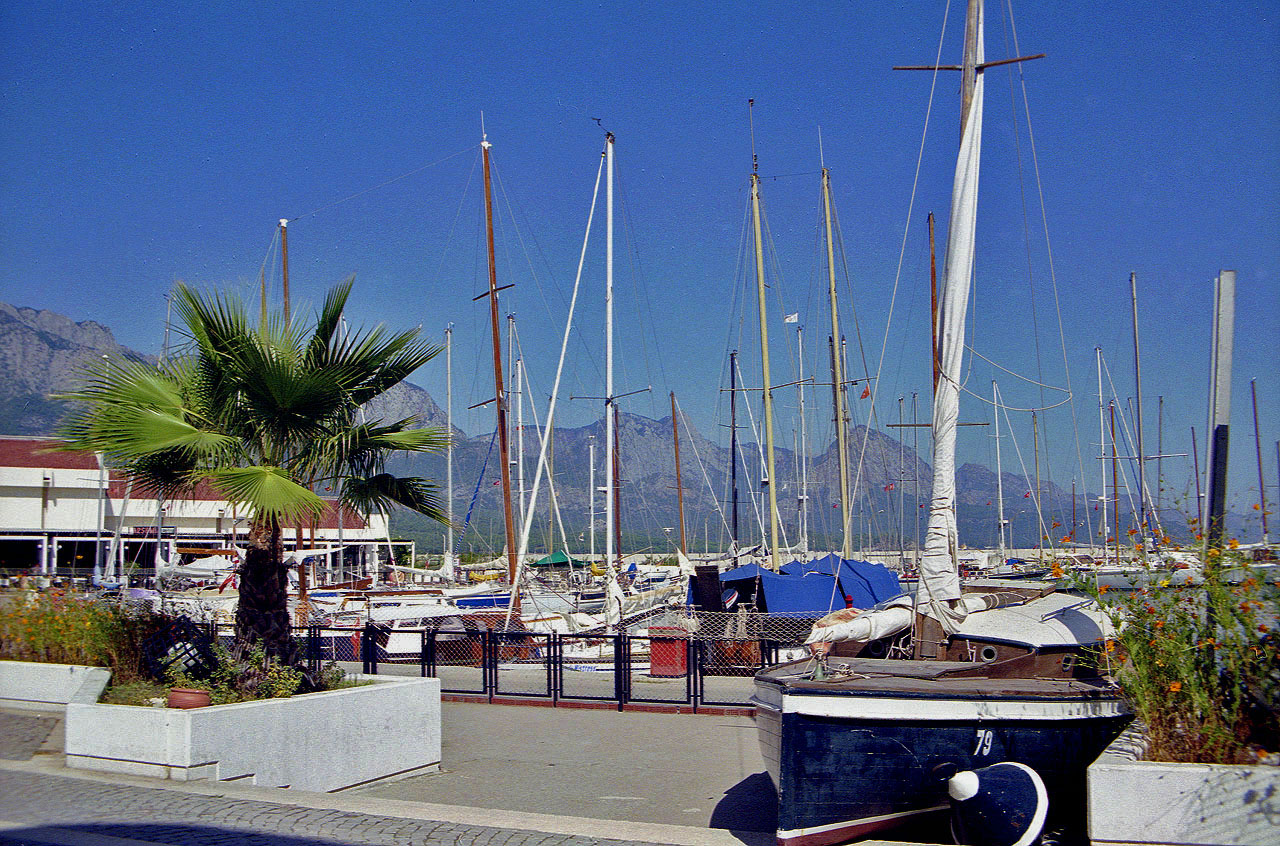 30.09.1992 | Hafen   | Boote im Yachthafen
