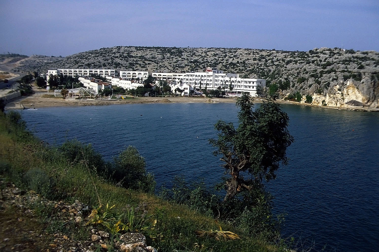 29.04.1993 | Ertur Bay | Touristenanlage kurz vor Narlikuyu