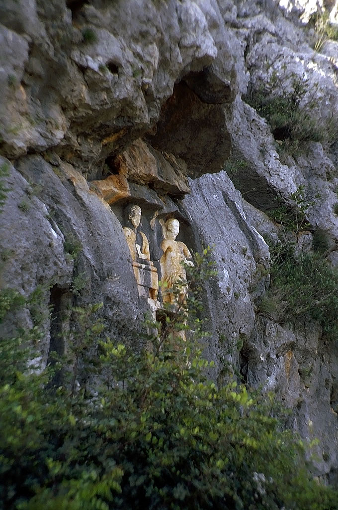 30.04.1993 | Adamkaylar | Felsreliefs in Nekropole