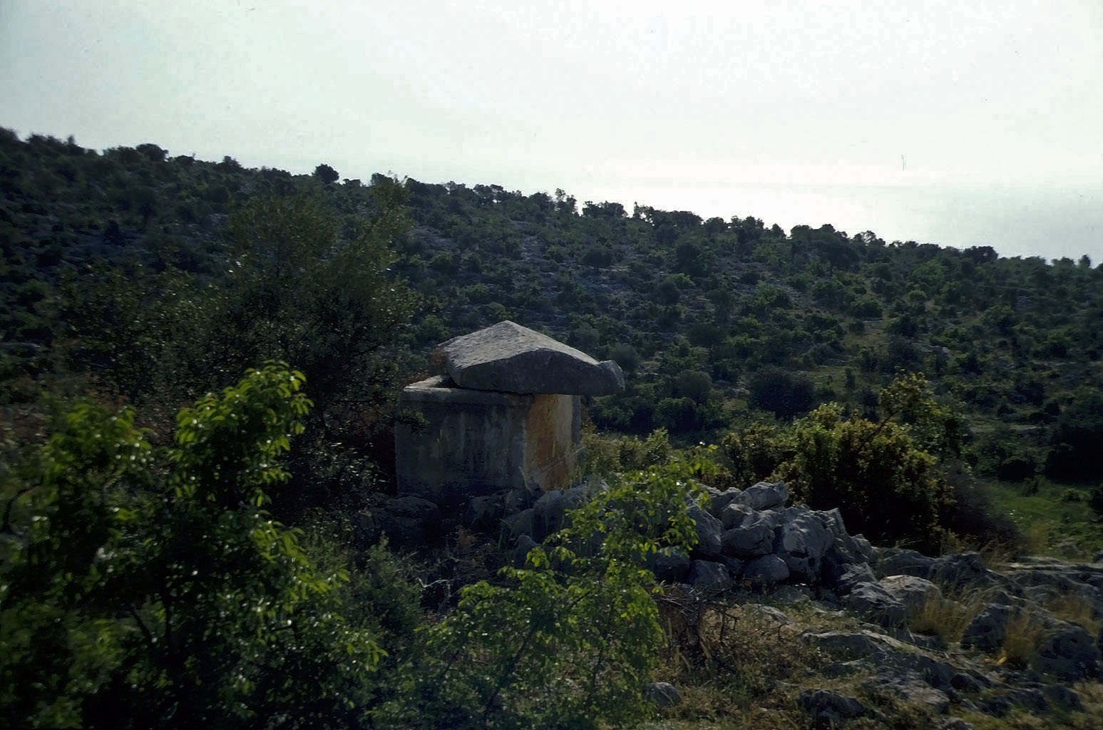 30.04.1993 | Adamkaylar | Sarkophag in Nekropole