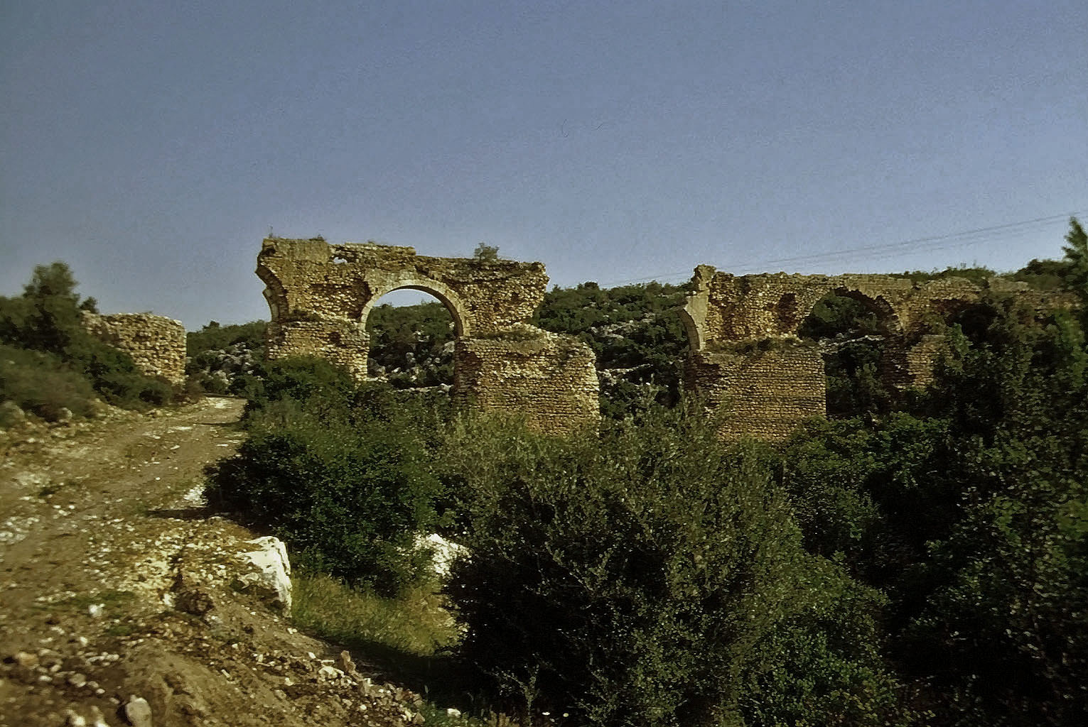 30.04.1993 | Korykos | Überreste eines Aquädukts