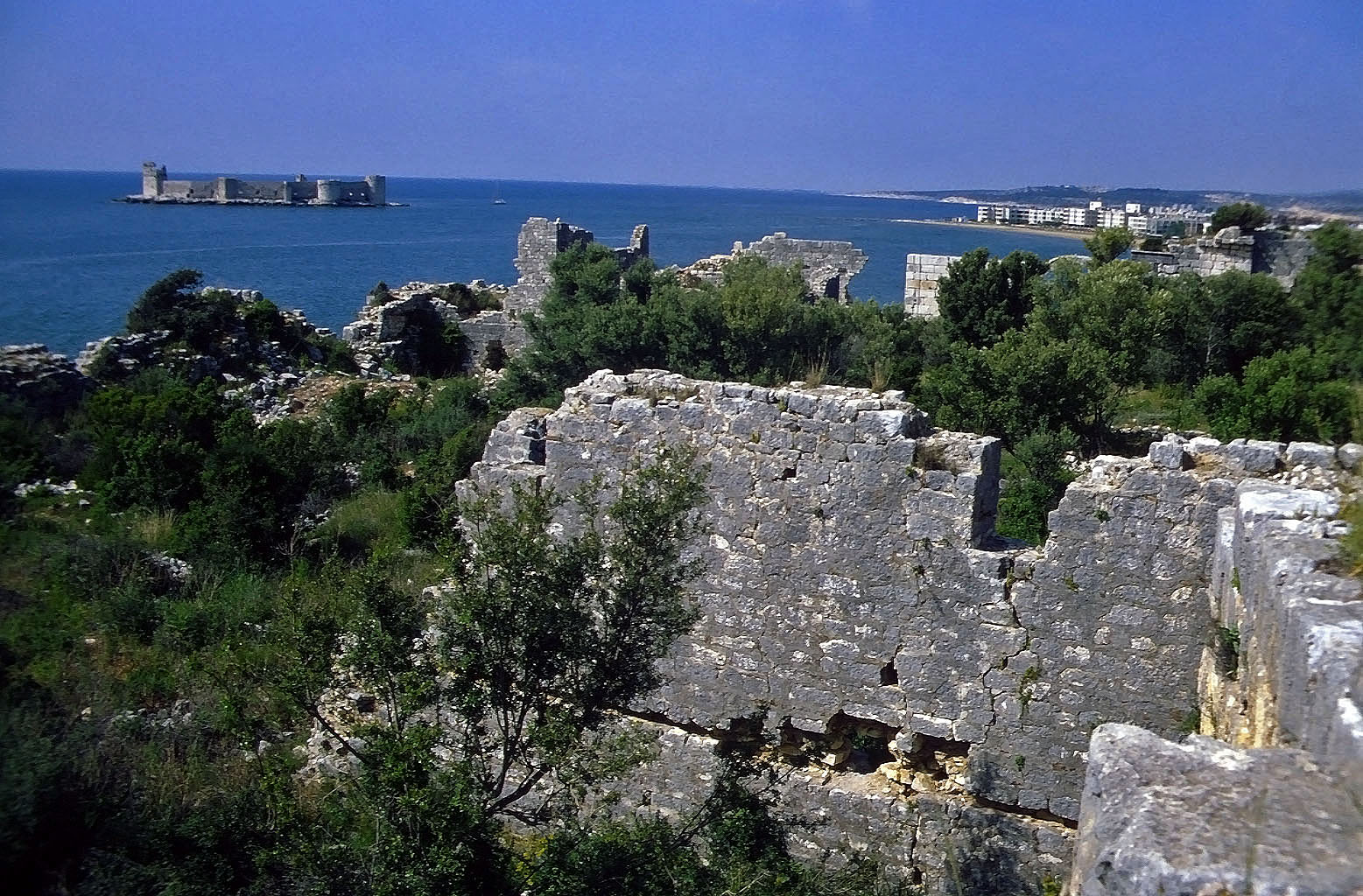 30.04.1993 | Landburg | Saalbau und byzantin. Kapellen mit Seeburg