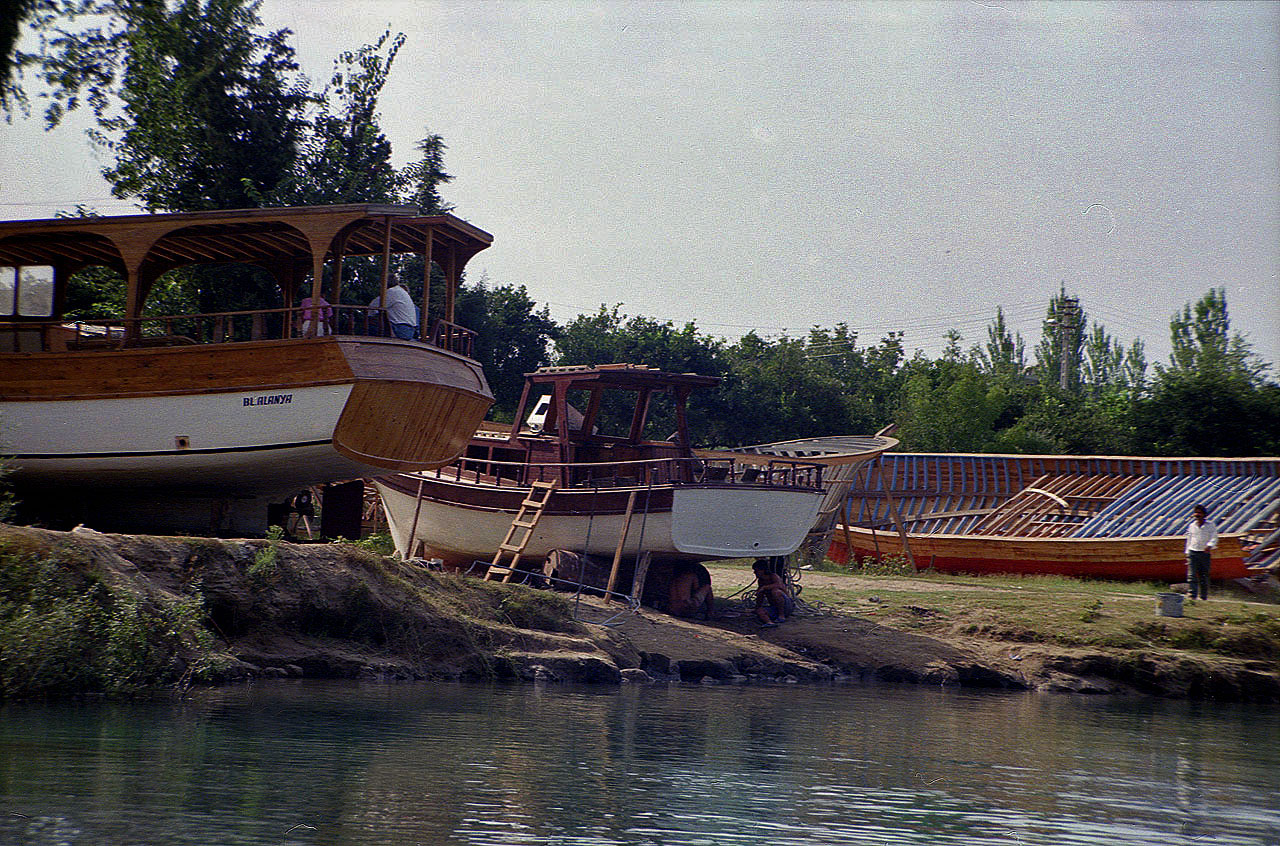 24.09.1992 | Bootstour   | Schiffswerft am Ufer