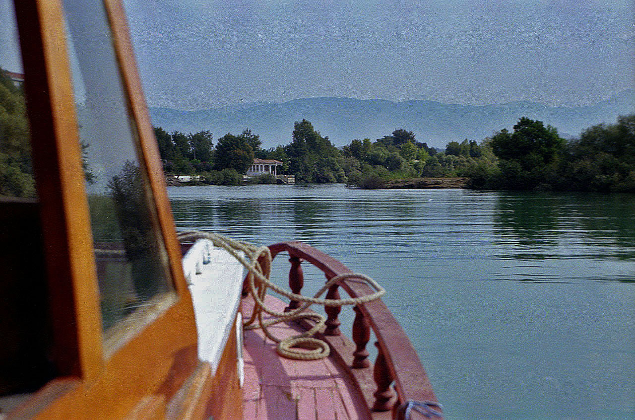 24.09.1992 | Bootstour   | Bootsfahrt in Richtung Wasserfall