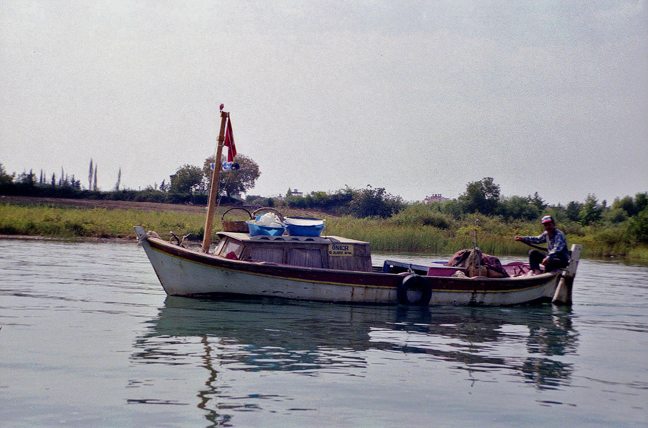 24.09.1992 | Bootstour   | Fischerboot auf dem Fluß