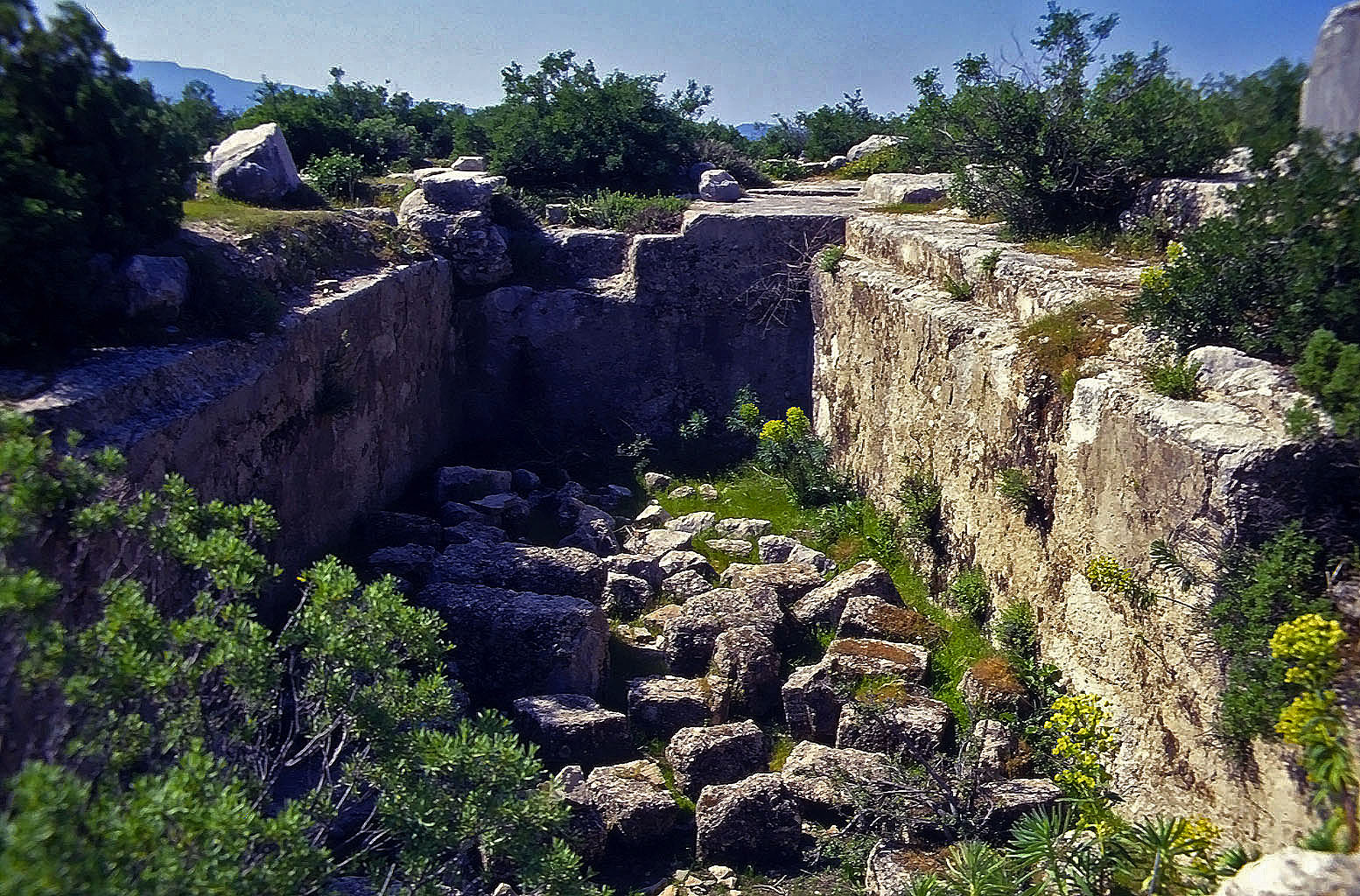 22.04.1993 | lykische Akropolis | Zisterne in der lykischen Akropolis