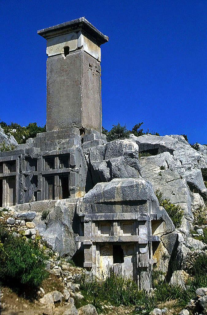 22.04.1993 | Akropolis | Hausgräber unter Pfeilergrab