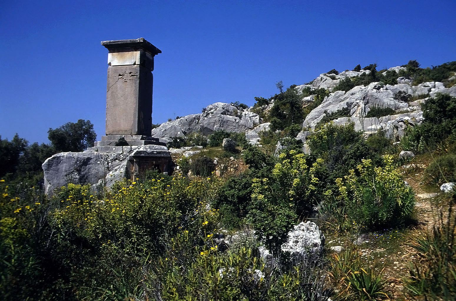 22.04.1993 | Akropolis | Pfeilergrab unterhalb der Nekropole